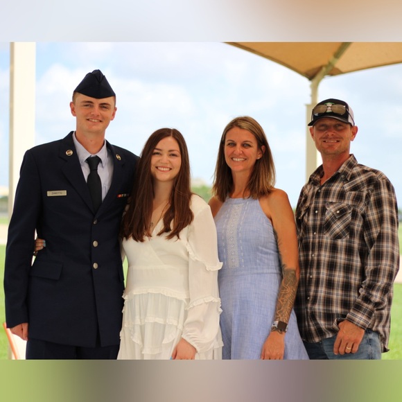 Meet your Posher, Carrie - Picture 9 of 10